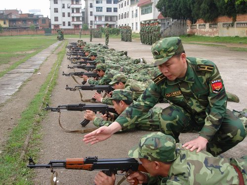 寧化縣提高民兵營（連）長軍政素質