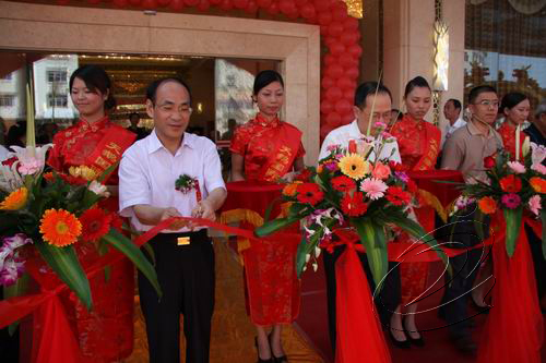 寧化天鵝國際大酒店昨開業