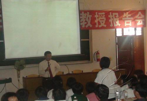 旅美生物學博士柳端寧化六中開講座