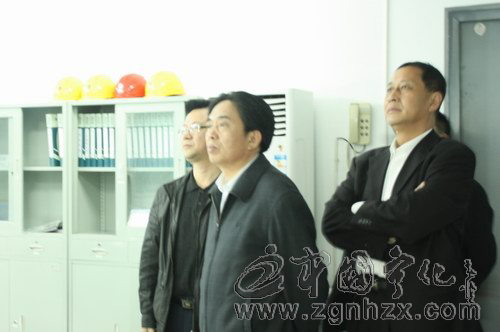 巫福生劉日太慰問春節(jié)值班一線干部職工