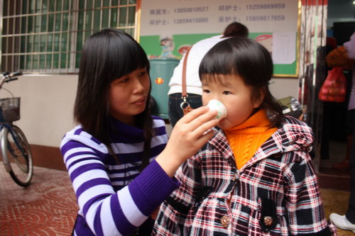 寧化萬余名兒童免費服“糖丸”
