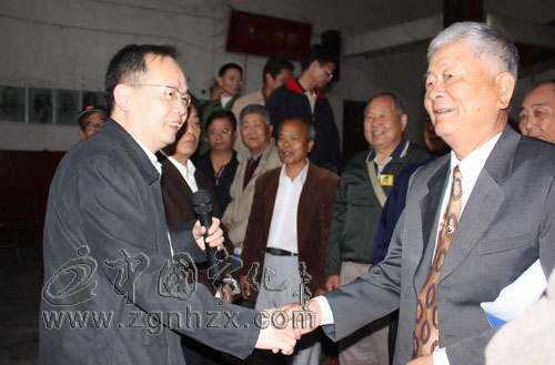 臺灣“北辰宮”組團來寧拜謁巫羅俊公