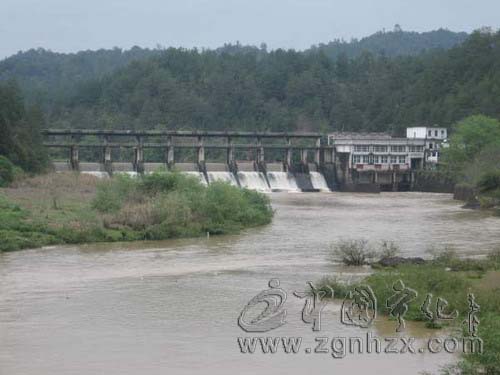 龍下水電站被省總工會授予“省五一勞動獎狀”