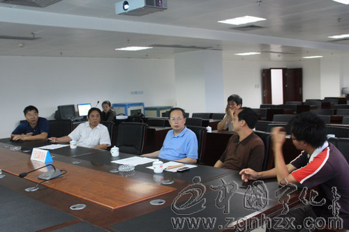 縣領(lǐng)導(dǎo)到防汛辦檢查指導(dǎo)防汛工作