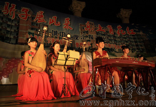 城東中學舉行“驕子展風采  樂土育花紅”匯報演出