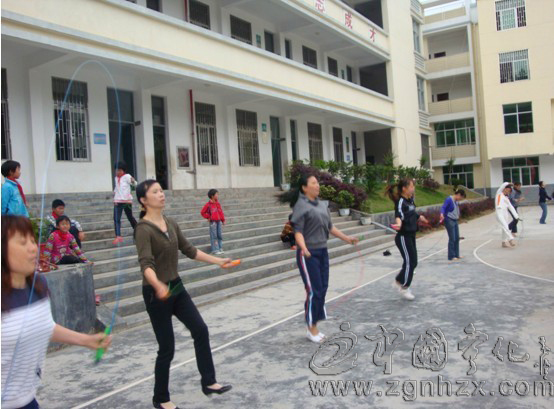 方田中心學校開展教師技能大比拼