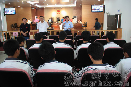 寧化城東中學學生旁聽庭審接受法制教育