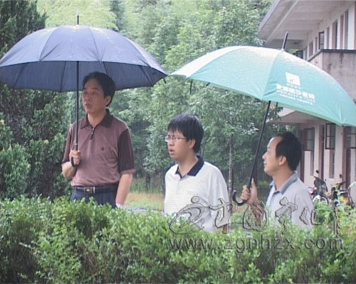 巫福生深入一線檢查指導(dǎo)抗洪救災(zāi)