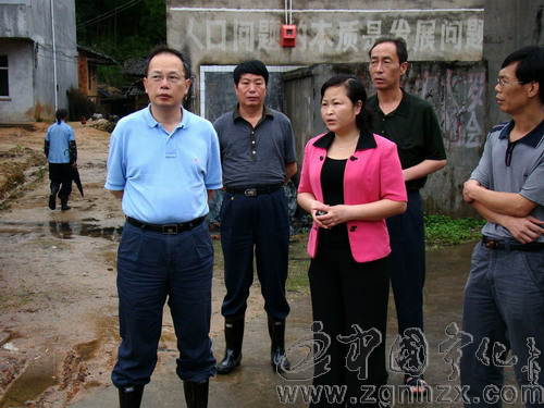 陳忠杰深入部分鄉鎮檢查指導救災工作