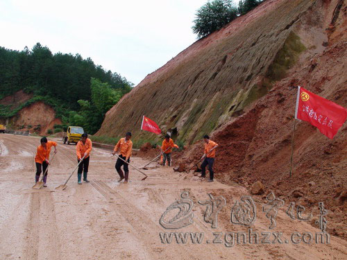 寧化公路分局確保境內(nèi)專養(yǎng)公路暢通