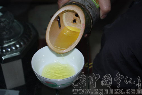 咦，竹子里長出酒！