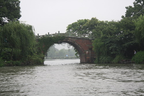 雨中游西湖，真好!