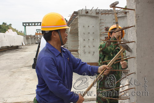 冒酷暑戰(zhàn)高溫  永寧高速建設(shè)如火如荼