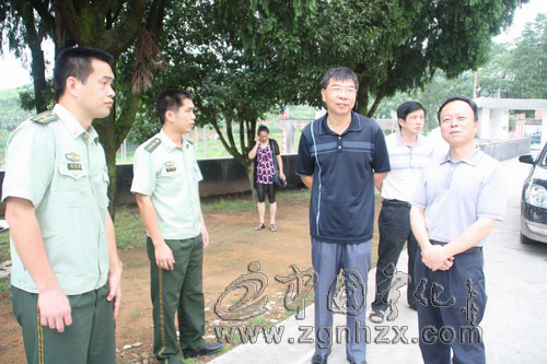 林福生“八一”慰問部隊官兵、退伍軍人