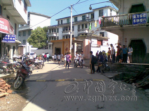 淮土鄉(xiāng)“減速帶”在鄉(xiāng)村道路“正式上崗”