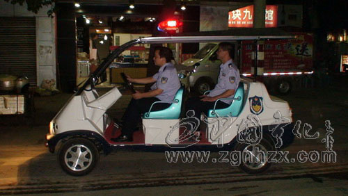 電瓶治安巡邏車亮相寧化城關(guān)街頭