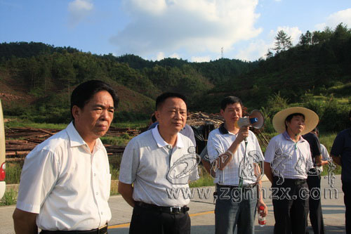 程立雙率檢查組來(lái)寧檢查指導(dǎo)農(nóng)業(yè)農(nóng)村工作