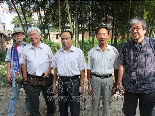 日本學者來寧考察黃通抗租史跡