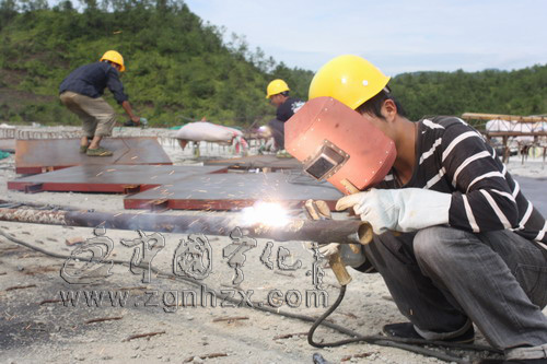 永寧高速（寧化段）3000建設者工地上過中秋