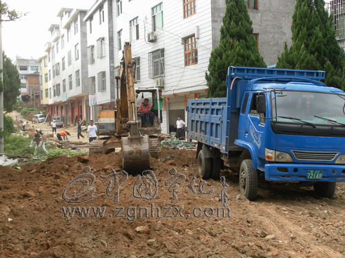 上曹村新農(nóng)村建設(shè)戰(zhàn)役如火如荼
