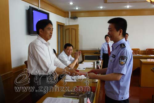 寧化縣人大常委會(huì)任命鐘必涵為縣公安局長(zhǎng)