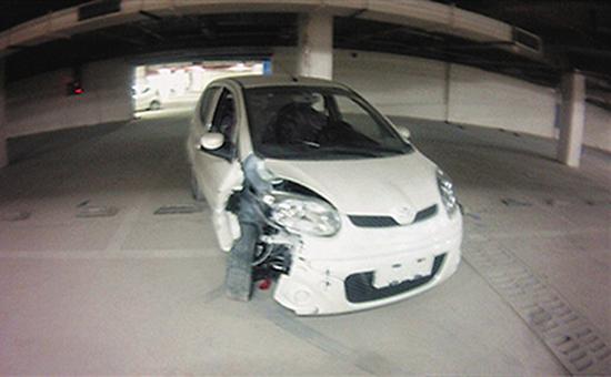 被小雨和他的小伙伴撞壞的電動(dòng)車(chē)。 警方供圖