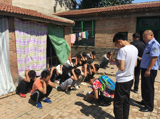 　安次區(qū)公安干警“打傳”現(xiàn)場(chǎng)。賈連斌/供圖