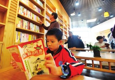 南安：他投入百萬提供場所 家鄉(xiāng)古山村有了書苑