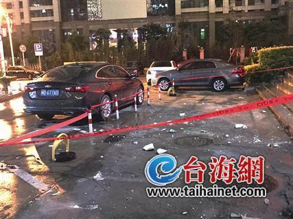 剛進(jìn)屋70斤重飄檐12樓砸下 所幸無人員受傷