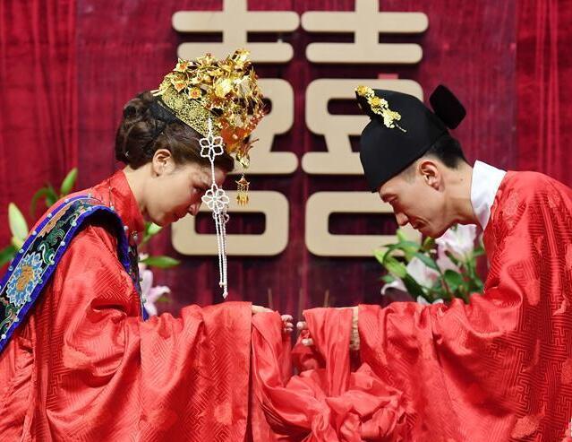 臺灣：漢服婚禮展示中華傳統文化