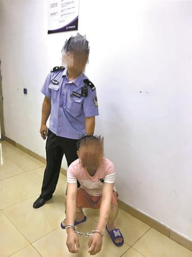 民警憑借高度警惕性抓獲李某。