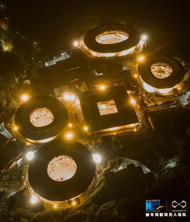 【“飛閱”中國】土樓之夜