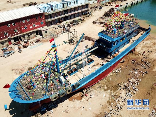 高溫“烤”驗下的石獅造船廠:揮汗如雨忙生產