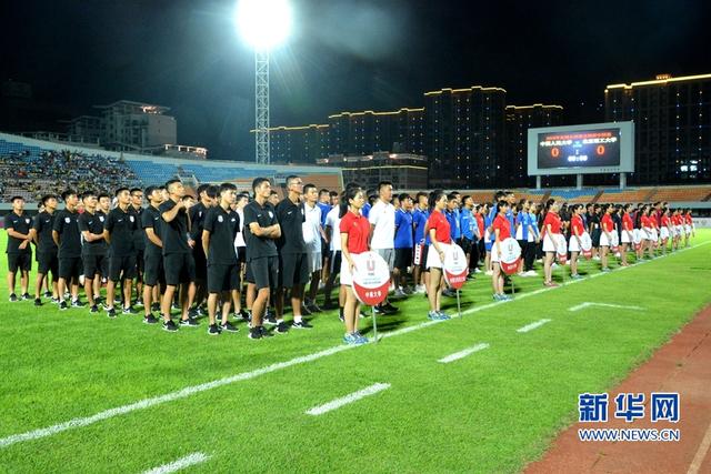 福建晉江：12支國內(nèi)高校足球隊(duì)角逐綠茵場(chǎng)【組圖】