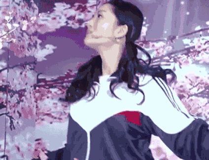 為了讓孩子穿上稱心如意的校服，不少學校都動足腦筋。