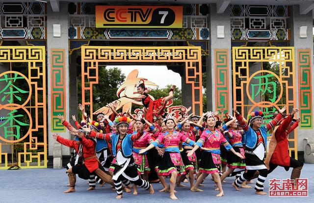 2000多名兩岸農(nóng)民齊聚一堂 載歌載舞共慶豐收