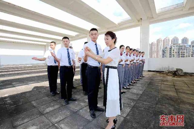 福建進港高鐵首開在即 “高姐”厲兵秣馬強培訓