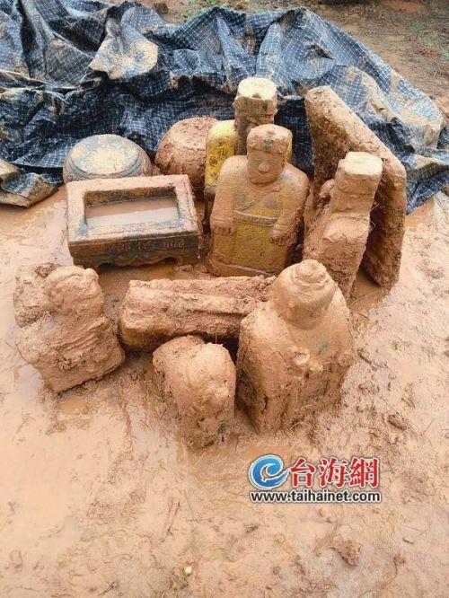 漳州平和：深山挖出福祿壽喜神像？疑似出自明代