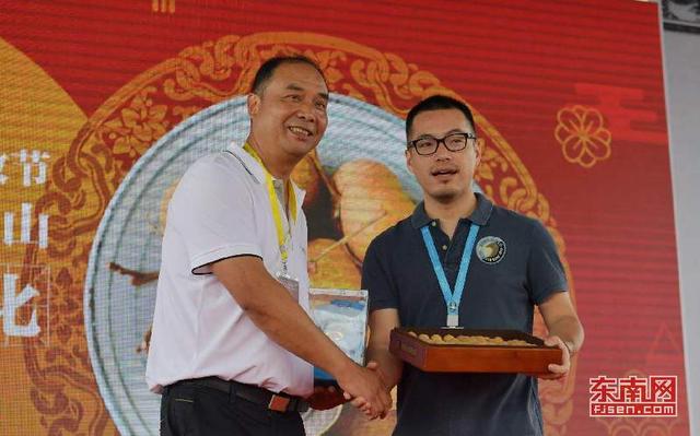 福州舉辦古槐青山貢果文化旅游節(jié) 以貢果致豐年