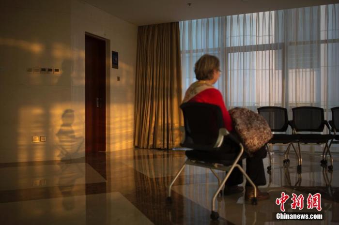 對家暴說不!多國游行發(fā)聲 法國推一攬子措施