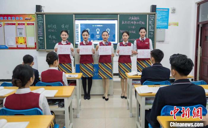 四川一高校開設四川方言課 專家稱有利于傳統文化保護