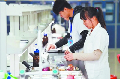 “碼”上守護(hù)“菜籃子”安全