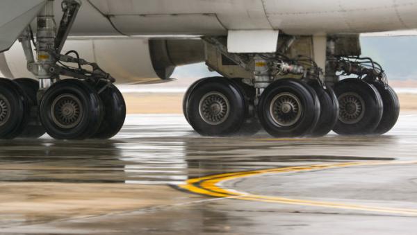 飛機因乘客收到噩耗返回？資深人士：滑行中返回不鮮見