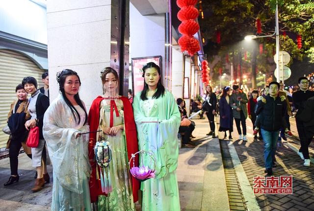 泉州：上元佳節(jié) 家門口賞燈正當時