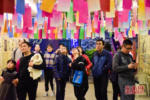 泉州：上元佳節(jié) 家門口賞燈正當時