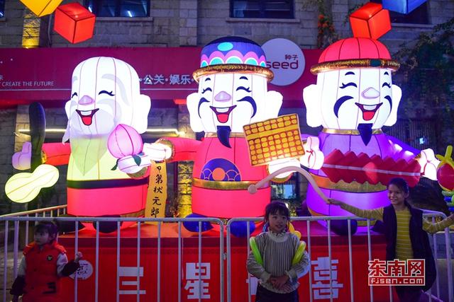 泉州：上元佳節(jié) 家門口賞燈正當時