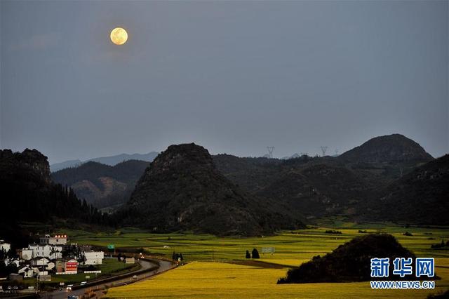 “超級(jí)月亮”遇佳節(jié) 元宵滿(mǎn)月更“圓滿(mǎn)” 