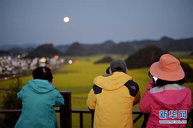“超級(jí)月亮”遇佳節(jié) 元宵滿(mǎn)月更“圓滿(mǎn)” 