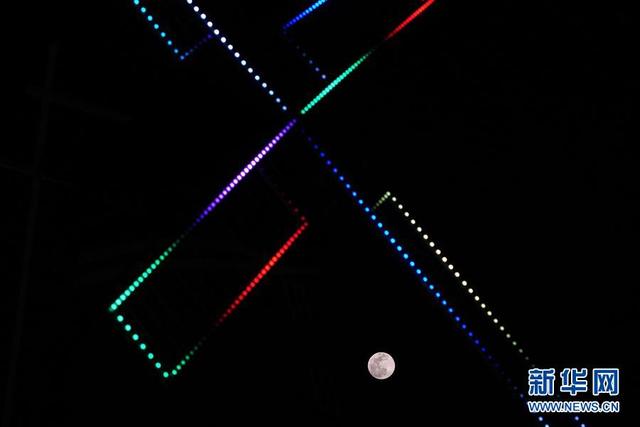 “超級(jí)月亮”遇佳節(jié) 元宵滿(mǎn)月更“圓滿(mǎn)” 