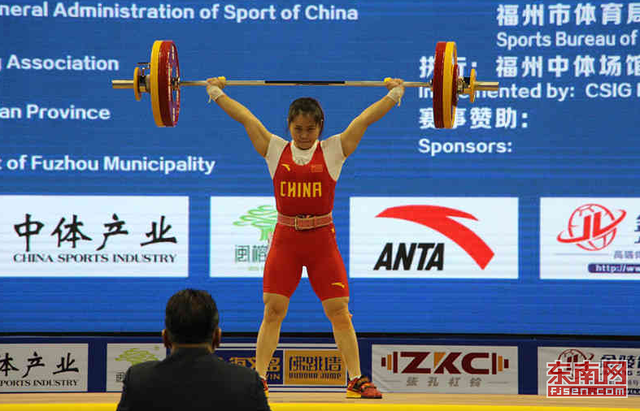2019年舉重世界杯馬尾舉辦 鄧薇破三項(xiàng)世界紀(jì)錄獲金牌
